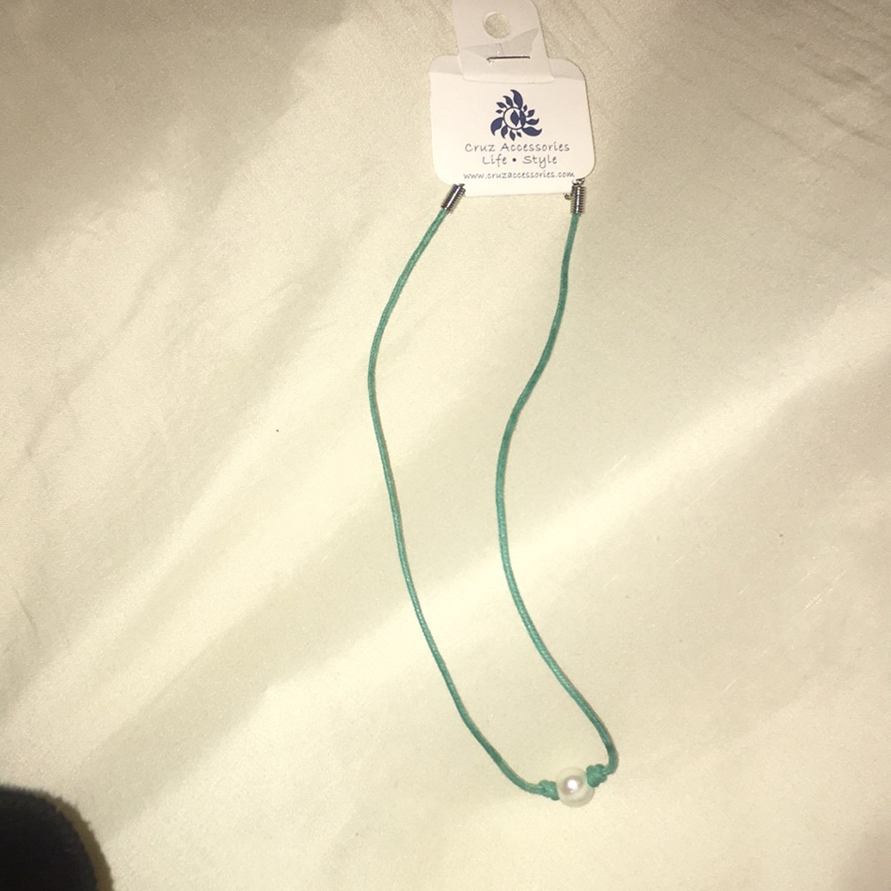 Pearl choker